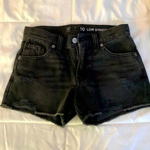 Size 10 distressed on front never worn.